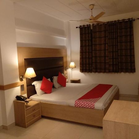 Hotel Arina Inn Nueva Delhi Exterior foto