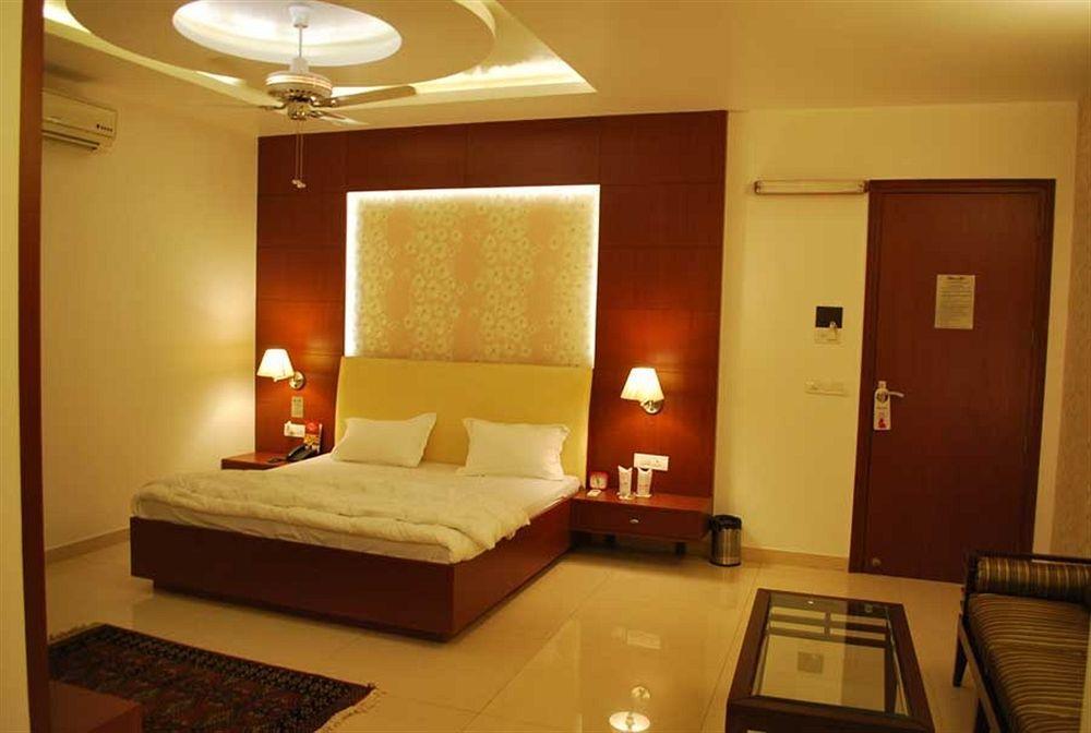 Hotel Arina Inn Nueva Delhi Exterior foto