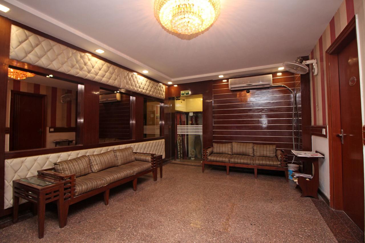 Hotel Arina Inn Nueva Delhi Exterior foto