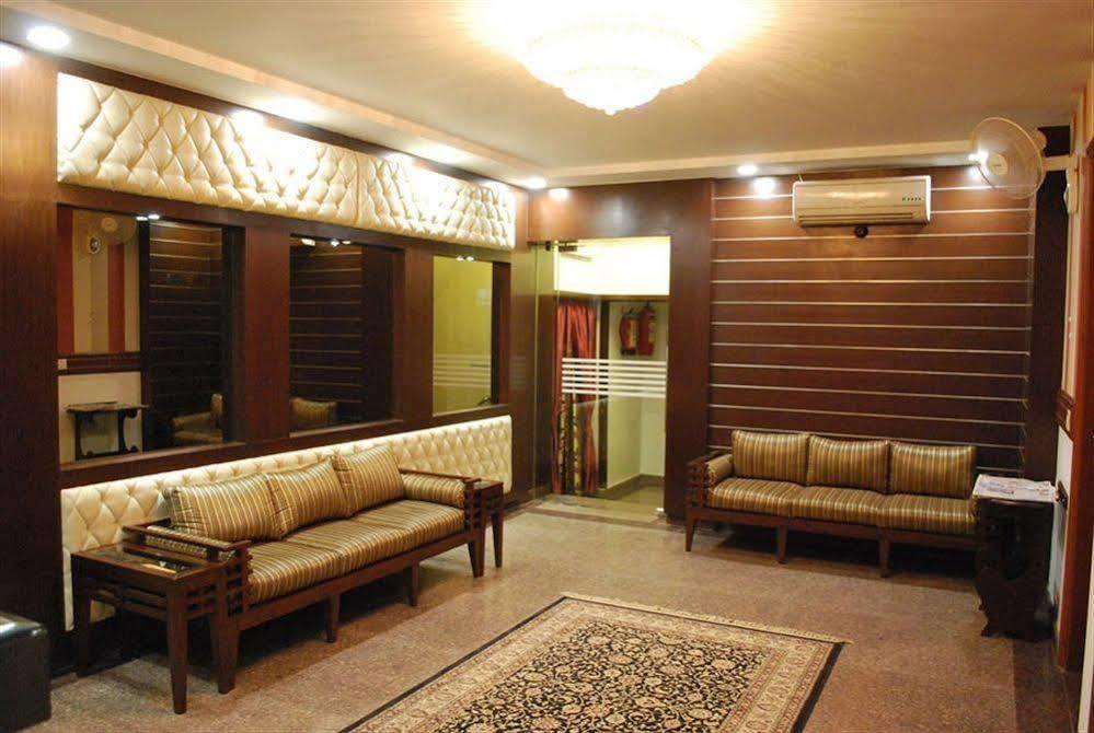 Hotel Arina Inn Nueva Delhi Exterior foto